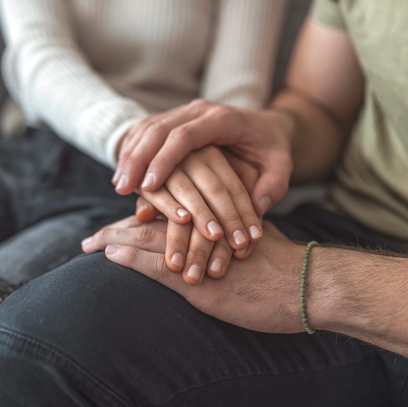 恋愛診断 手のつなぎ方で「恋人との本当の関係」がバレる？TABI LABO