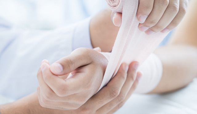 痛くない身に覚えのないあざ」ができる原因はご存知ですか？医師が徹底解説！ - ライブドアニュース