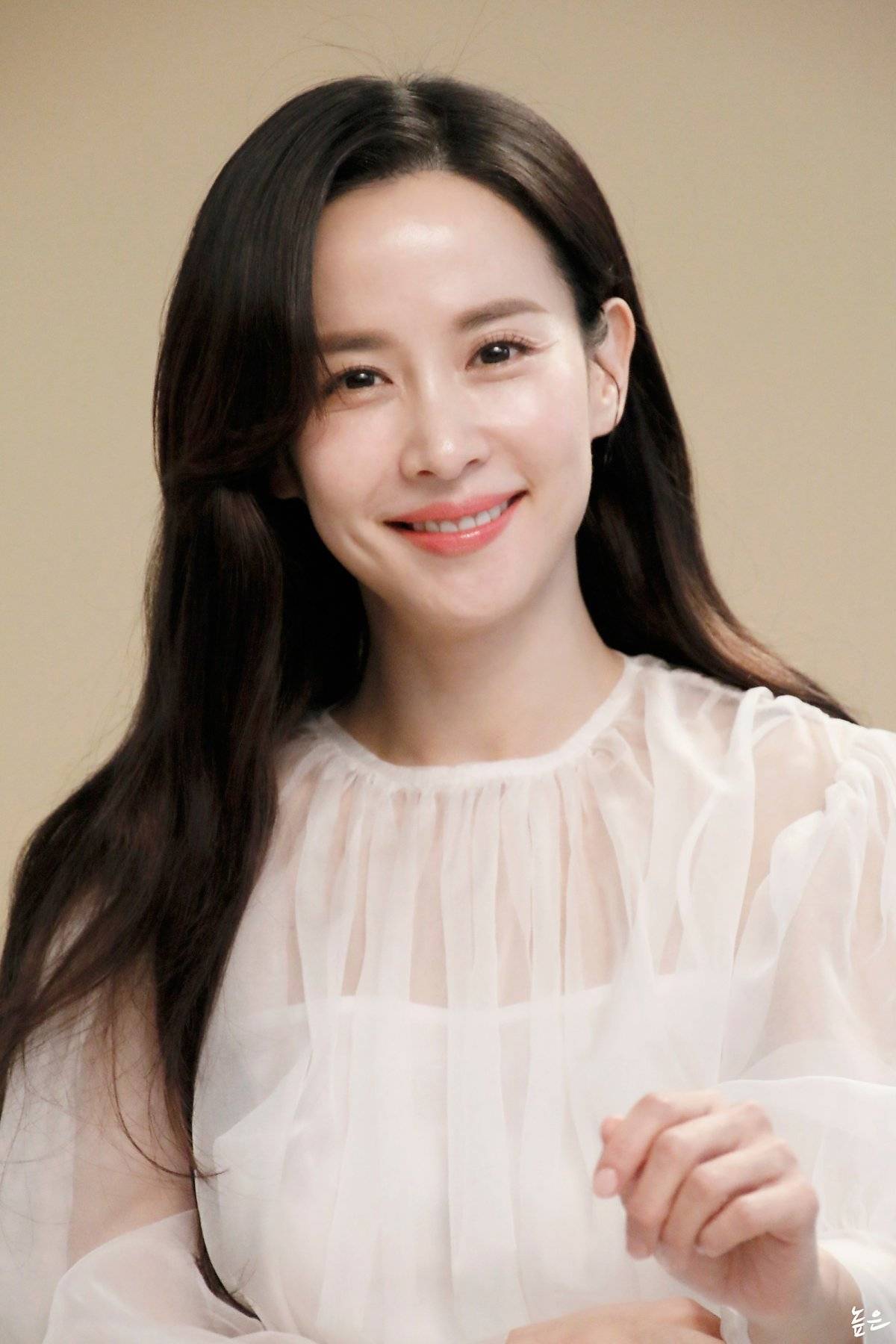 『パラサイト』“美人奥様”チョ・ヨジョン、「結婚しない」ことについて語った！「原因は 」cinemacafe.net