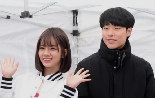 ヘリ、鼻整形噂の解明「むしろ気持ちいい」