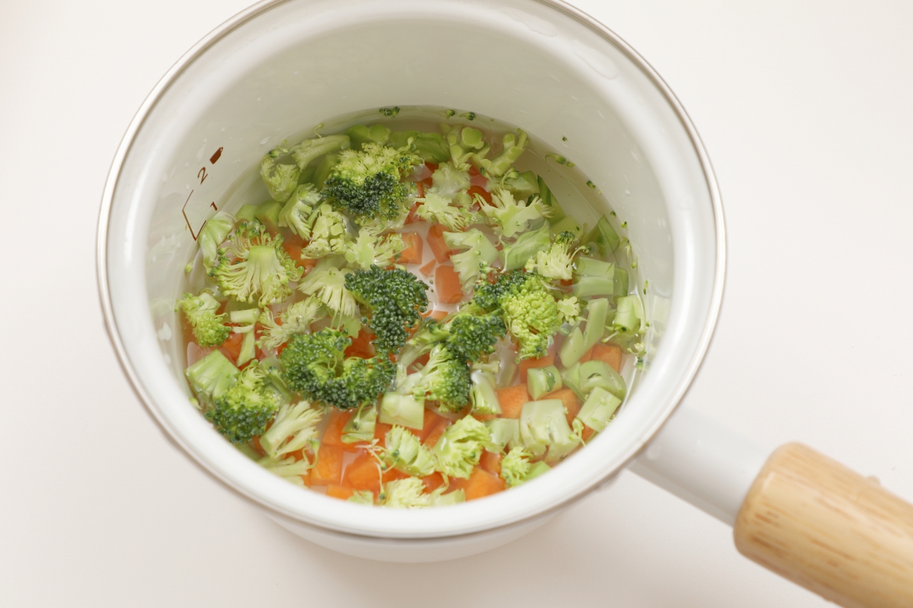 離乳食後期 ブロッコリーと鳥むね肉のだし煮