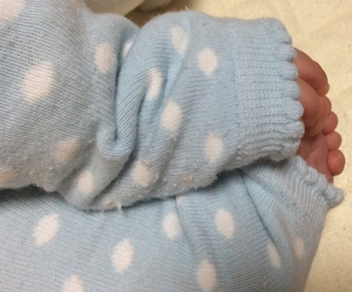 赤ちゃんの手足が冷たいのは当たり前じゃないよスリングならnicoBaby 公式