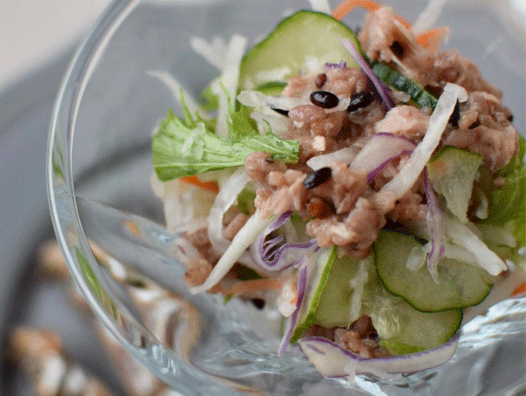 おにゃさんのたんタンダイエット「鶏ササミとキュウリの梅肉サラダ」のつくり方。40～50代の女性に話題の簡単ダイエットのルールとは