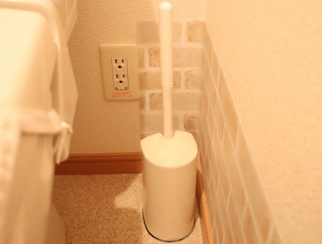 トイレの手洗いタンクについた頑固な汚れを10分で