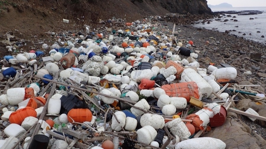 このままではいけない」。ドローンやアートで海ごみ問題を啓発する五島列島の高校生 特集島と海ごみ- 離島経済新聞