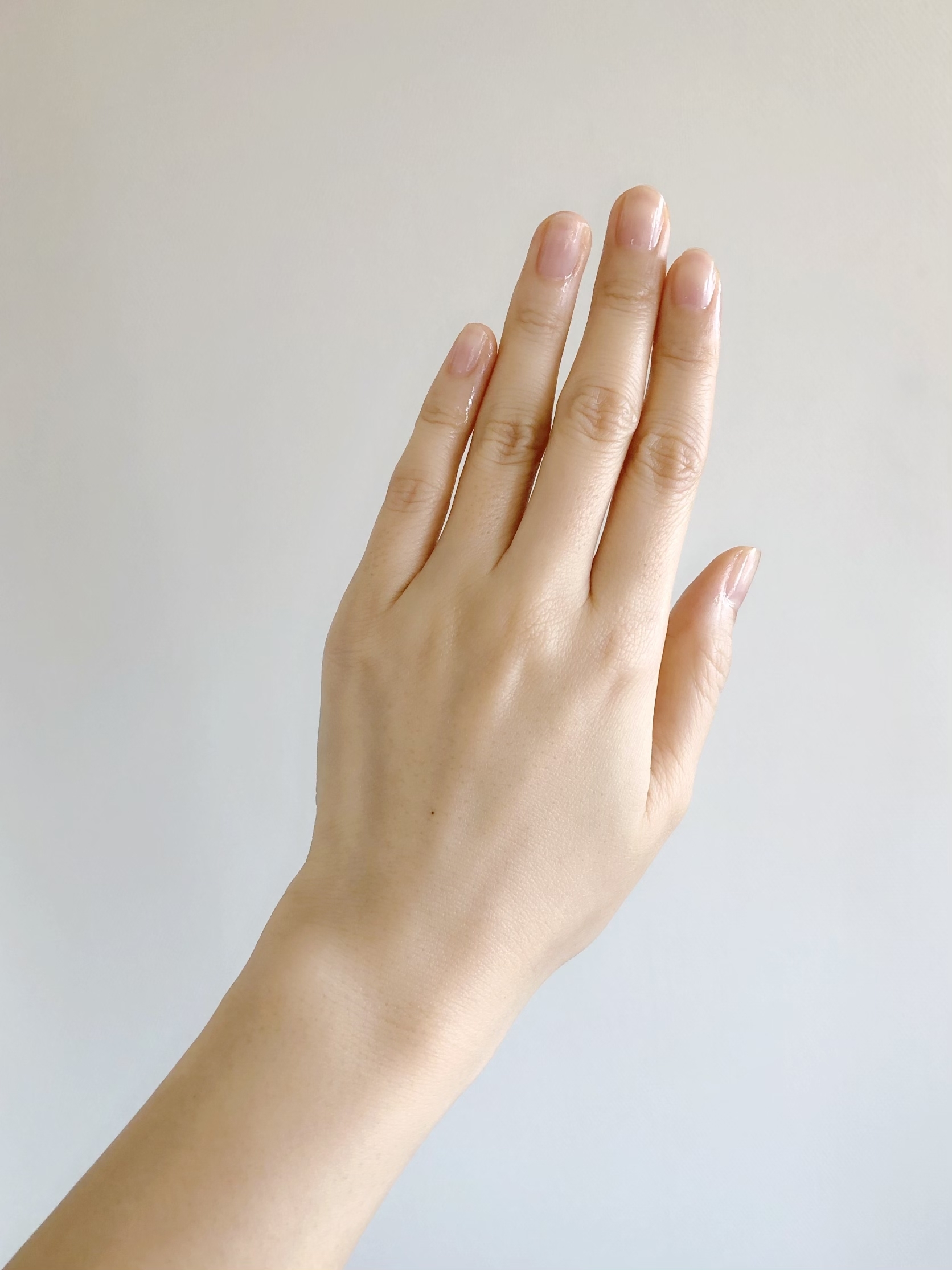 指先まで美しく！手元はその人自体の美しさを表しますサンダース・ペリー化粧品