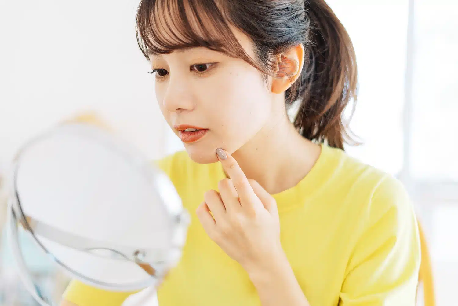 Vビームはこんな症状を改善できる👨🏻‍⚕️Vビームって赤ら顔治療のイメージがありますが 実は治療できる疾患がたくさんあるんです😳そこで今回は症状別に、当院で過去に行なった施術のBeforeAfterをまとめて紹介👏🏻✨ 治療回数やポイントも記載してあるので要