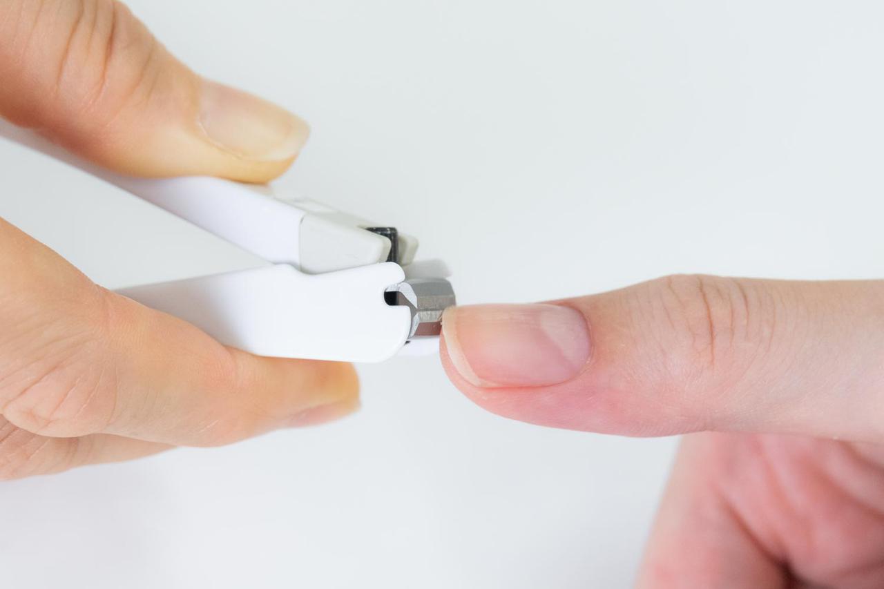 爪切りニッパーの使い方 自分の足の爪切り 高齢者を足から笑顔に＠中西薫