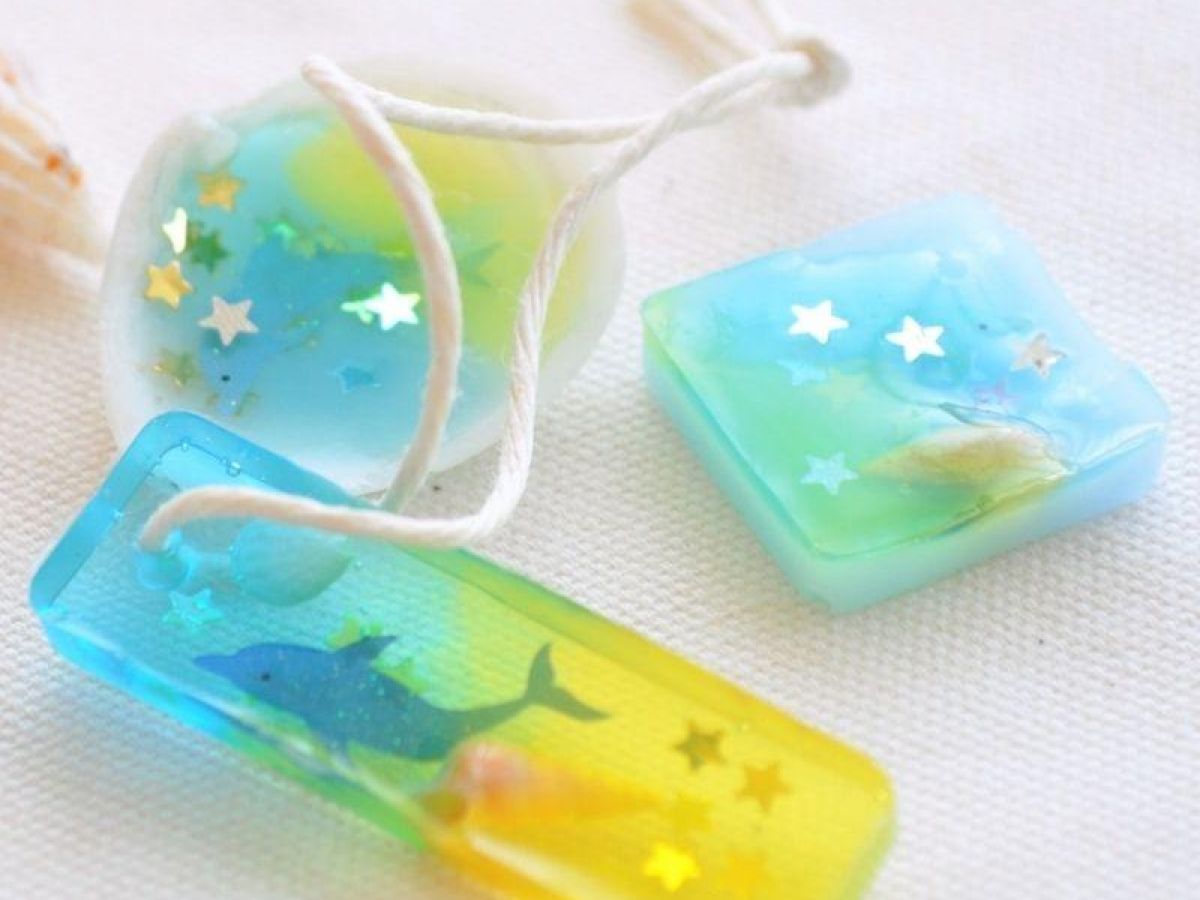 UVレジン とは│特徴・種類・材料・おすすめ商品のまとめぬくもり