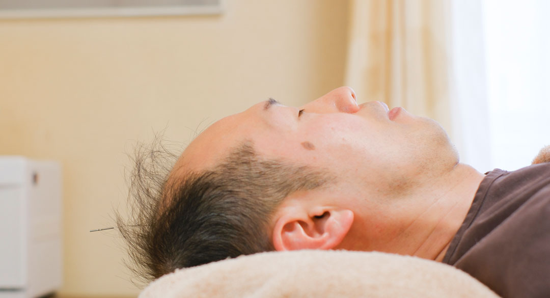 痔に効くツボ 見つけ方と押し方を紹介 肛門周辺の血流を改善するツボと足裏ゾーン特選街web