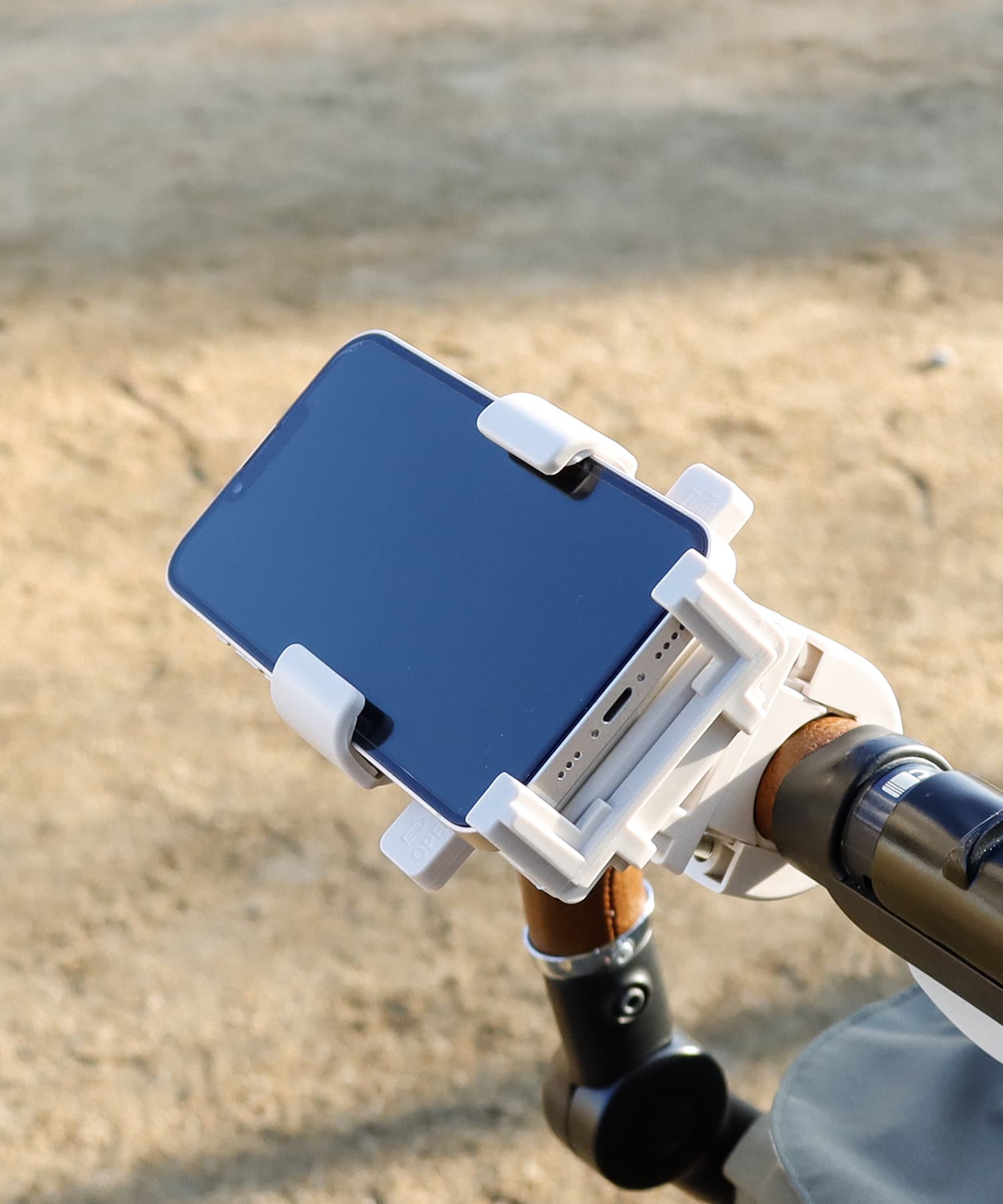 楽天市場楽天1位☆Kirarily ベビーカースマホホルダー ベビーカーフック ベビーカー用 スマホ 撮影 携帯 取り付け簡単 撮影 iphoneWフック 360°回転 縦置き 横置き スマホスタンド バギーフック ベビーカーグッズ ワンタッチ 片手 : ＦＡＢＯＭＩ 楽天市場店