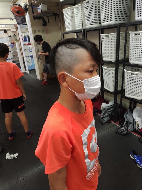 キックボクシング 子供腹筋海外TikTok