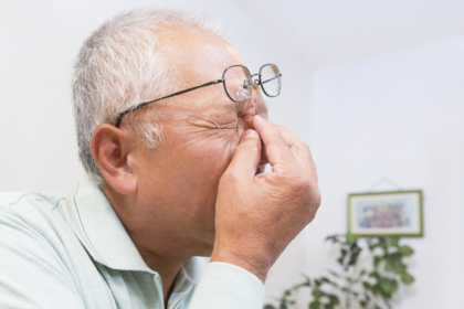 首凝りと眼精疲労を感じ始め、目の奥が痛むようになった眼精疲労、頭痛のツボツボネット 鍼灸の症例が検索できるツボ辞典
