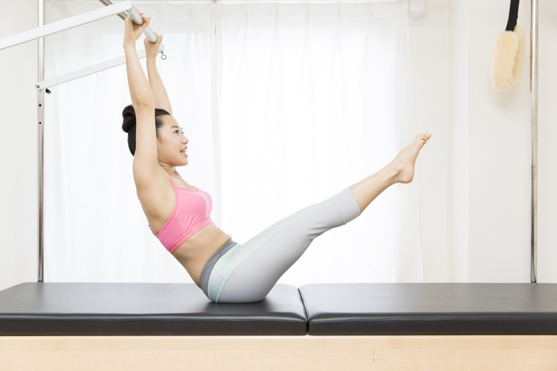 ピラティス リフォーマー ピラティスマシン ピラティスチェア ヨガピラティピークピラティス 調節可能 ダイエット エクササイズ ツール