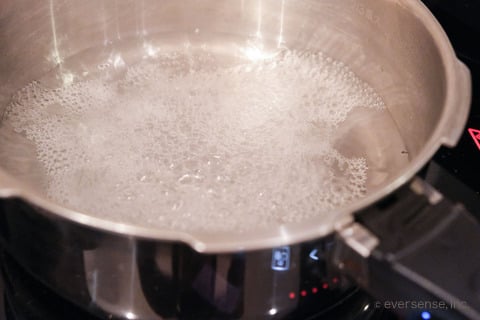 ステンレス鍋の黒ずみが一瞬で！超簡単にピカピカにする方法！ハルブログ