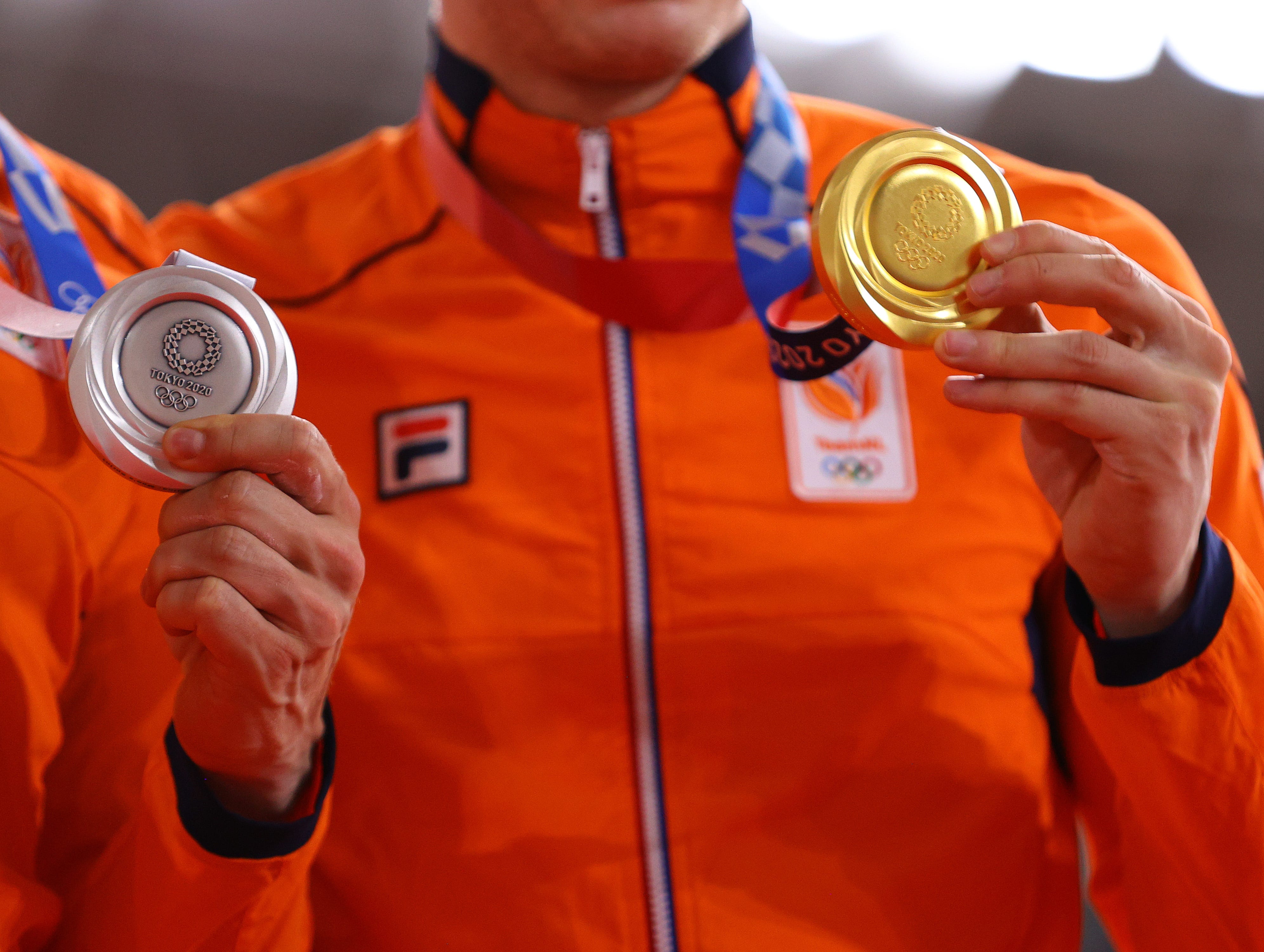 メダル 噛む メダリストTikTok