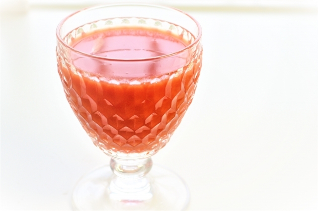 トマトジュースに含まれる「リコピン」が妊活のカギ！？トマトの妊活効果を徹底解説！neen食事栄養情報