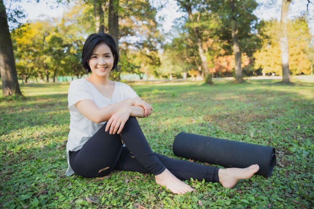 シニアヨガ健康体操クラス 初心者でも安心 名古屋のヨガスタジオフィレックス