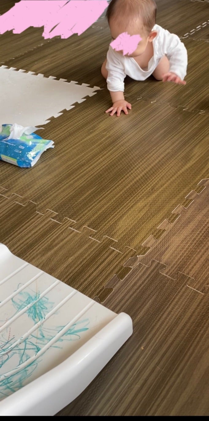 ハイハイはいつからする？何か月が目安？練習方法についても紹介