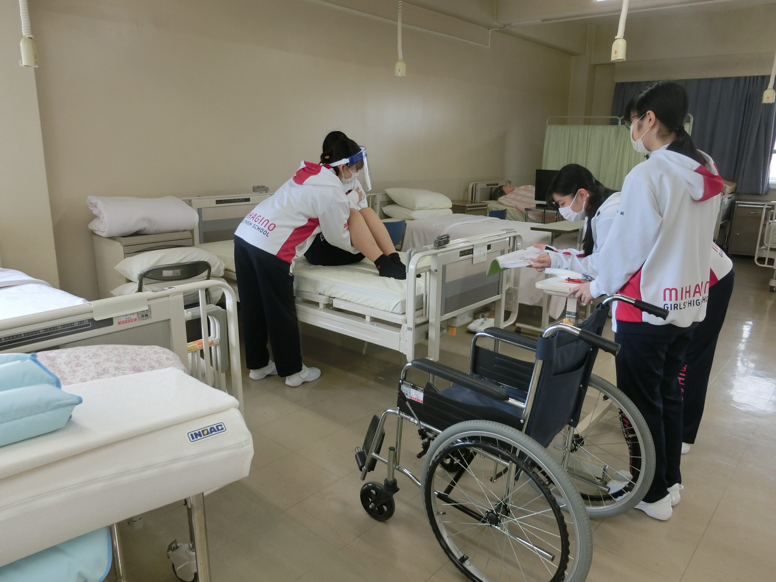 在宅での移乗・移動介助車椅子の移乗、歩行介助など看護・介護動画