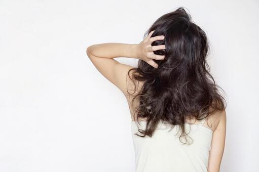 髪がボサボサ 原因は何？毛髪診断士に聞いたセット方法や編集部おすすめアイテムを紹介！ - OZmall