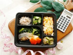 オリジン弁当のお弁当のおかずの糖質量をまとめました✨ . オリジン弁当ではお弁当のおかず ライスなし だけでも販売しており、そちらには糖質の低いものも多いんですよ😆. 14位の「なすの辛味噌炒め」までのメニューはなんと糖質20g以下❗ スーパー糖質制限中でも食べ