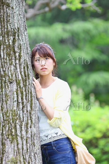 日本人は｢イスの座り方｣を誤解している 腰痛リスクを遠ざける｢正しい座り方｣のコツ ｢背もたれに寄りかかるのは悪い｣とは限らないPRESIDENT Online プレジデントオンライン