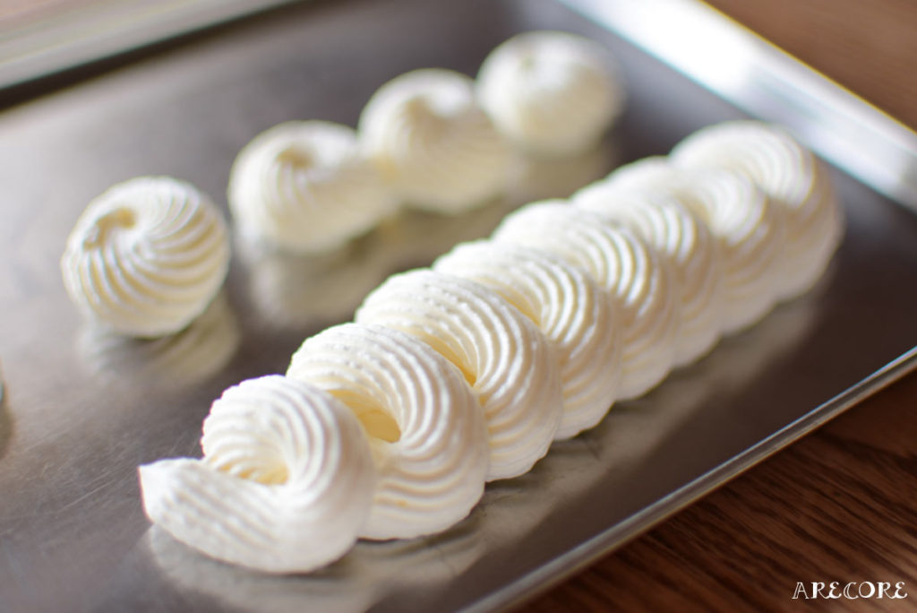 生クリームを時短で固めのホイップクリームにする方法