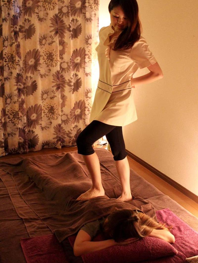 第6回 頭痛もくせっ毛も治す？ バリ式マッサージ日経クロステック xTECH