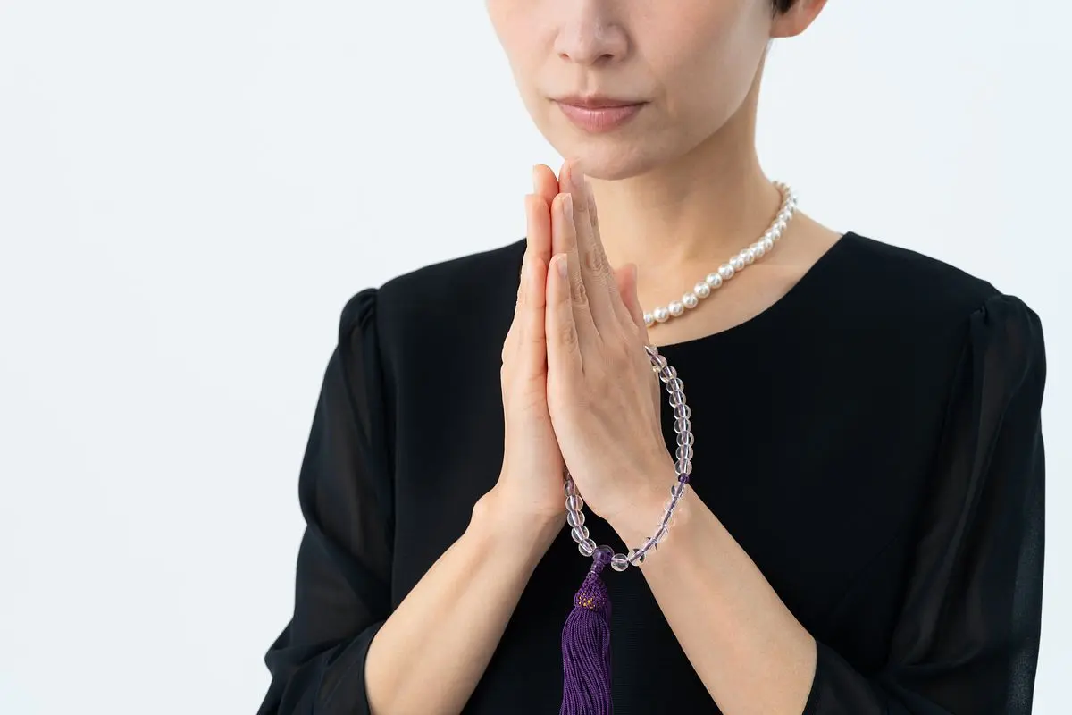 ご冥福をお祈りします」の意味は？言い換え・使い方・宗教別の注意点も解説埼玉の葬儀・葬式ならさがみ典礼