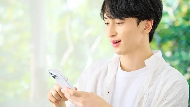 男性がじっと見つめる心理とは？視線の奥に隠された本音を探るウィズコンmedia恋愛・婚活のパーソナルコーチング