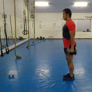 ダンベルランジのやり方。回数や重量は？効果を高めるコツを解説 - Fily