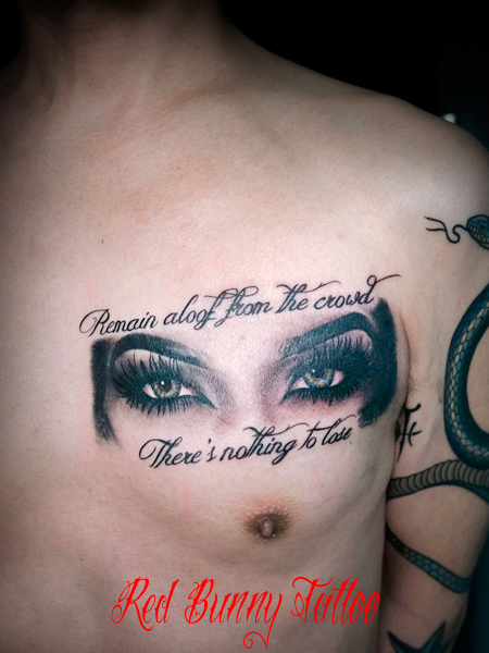 JKCODE タトゥー - ゴシックレタリングの一時的なタトゥーステッカー「太陽が輝き、自由と夢」＆「自由と夢」 -手、腕、首、顔用の長持ち15日間防水ボディインク - 簡単な貼り付けと取り外し - 大胆な*のタトゥーデザイン - 男性と女性のための*ス -パーティー、カ