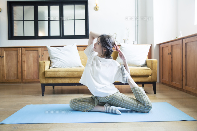 ヨガスタジオの写真素材写真素材なら「写真AC」無料 フリー ダウンロードOK