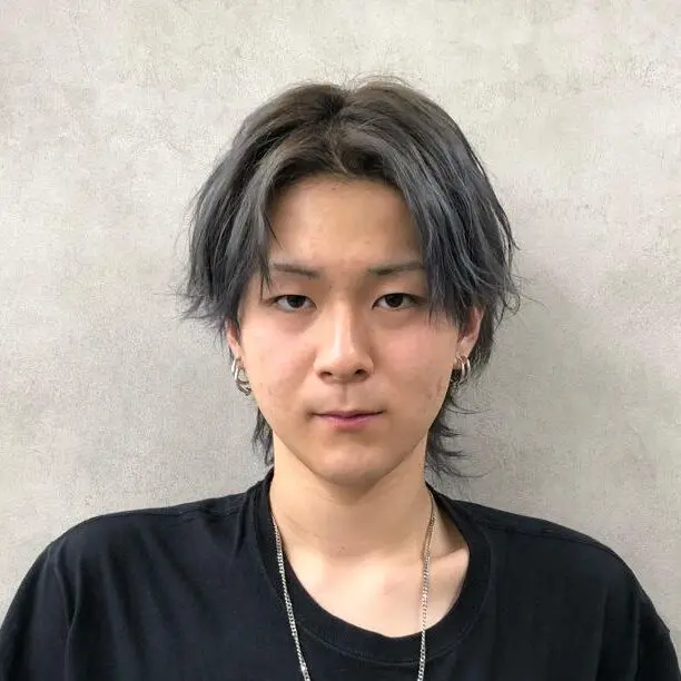 メンズのアッシュグレーヘア見本集。明るめから暗めまで似合うカラーを見つけようホットペッパービューティーマガジン