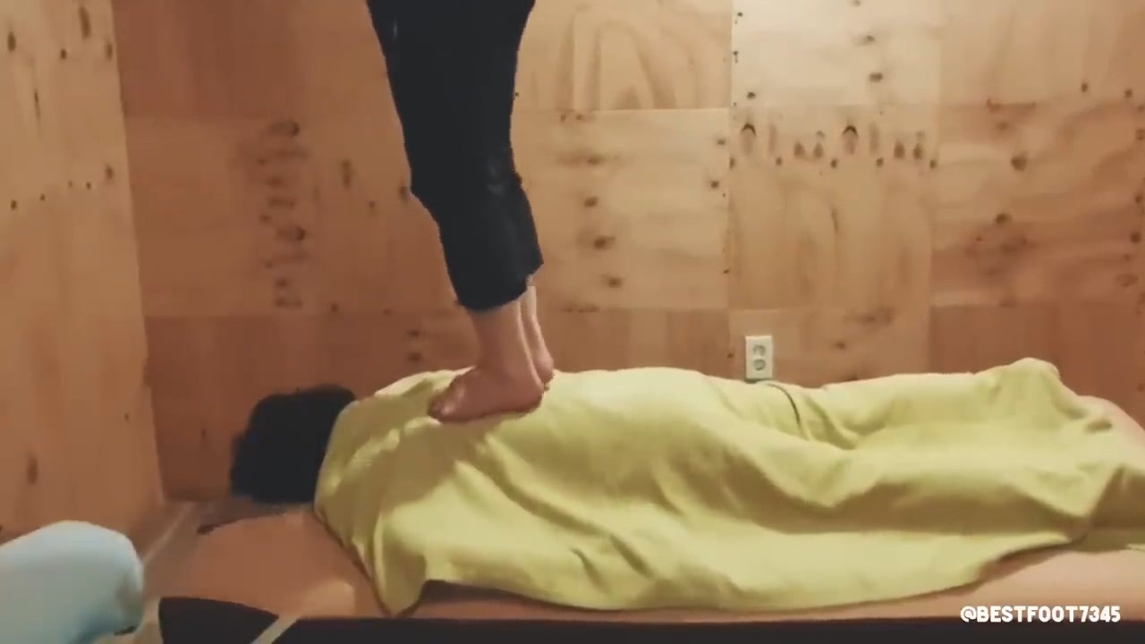 三重県松阪市 超極楽！新感覚の踏まれるマッサージが最高に気持ち良すぎた！！ 足圧マッサージ輝 Akari