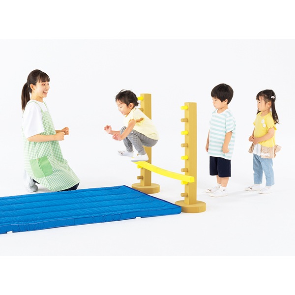 頑丈な跳馬跳び板、4つのバネが付いた硬材、初心者の体操選手 子供に最適 Amazon.co.jp: 体操跳び箱、4つのばねが付いているプロによって曲げられるばね板、跳躍 訓練 適性のための体操選手のスポーツの初級装置 : スポーツ＆アウトドア