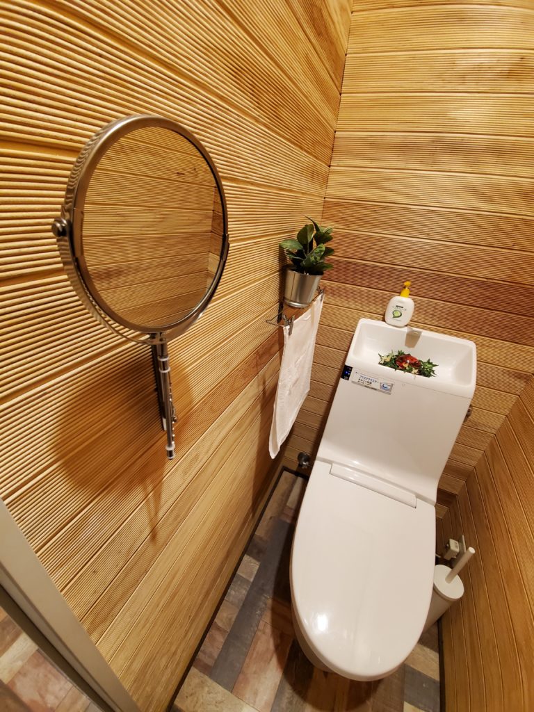 おしゃれなトイレのインテリア画像35選！壁紙・タイル、トイレ内装を覗いてみようSUVACO スバコ