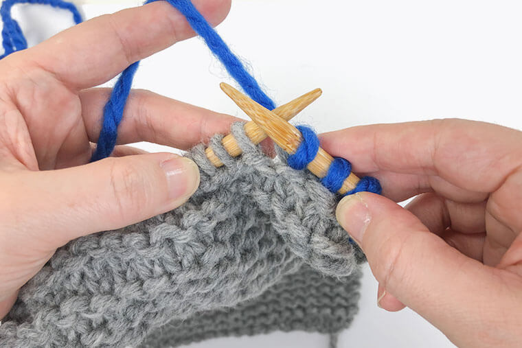 かぎ針編み初心者🔰 一重で編んでるのにしっかりボリューム！表裏がないゴム編み風模様の中長編みアレンジマフラーメンズマフラーCrochet. -YouTube