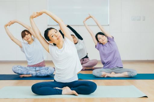 外ヨガの写真素材写真素材なら「写真AC」無料 フリー ダウンロードOK