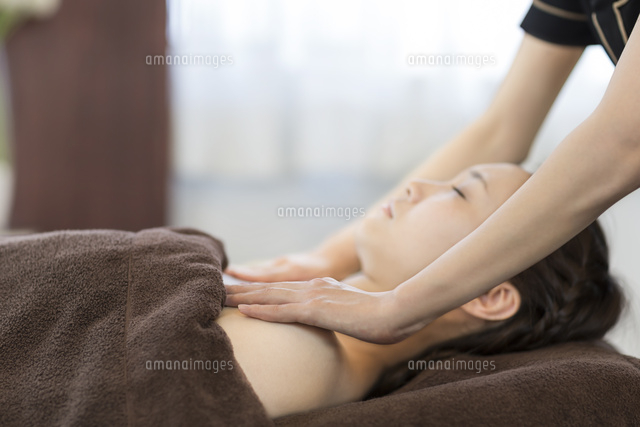 リンパマッサージ の写真素材写真素材なら「写真AC」無料 フリー ダウンロードOK