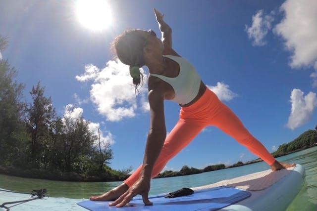 H.I.S. SUP スタンドアップパドル ヨガ！ホノルル オアフ島ハワイ アメリカのオプショナルツアー海外現地ツアー格安予約