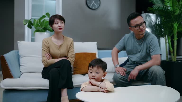 27,700点を超える気持ち悪いの映像素材とロイヤリティフリー映像 - iStock虫, 暴力, 興奮する