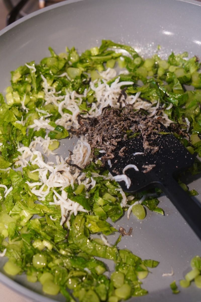 ラクうま離乳食！冷凍ストックレシピ→@naa_babygohan, 栄養士ママのなあです。, 今日は＼免疫力を高める！大根にんじん和え,冬になって感染症が気になる時期。, この時期にオススメの栄養がビタミンC！, 免疫力を高める効果があるよ☺️, 大根やにんじんに多く含まれいるから,オススメの食材🤤, ✼•• recipe ••✼, ✎𓈒𓂂𓏸材料✎𓈒𓂂𓏸, ・大根