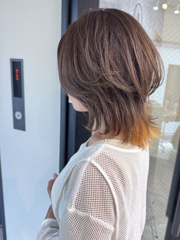 2025年秋 50代に似合うインナーカラー系カラーの髪型 ヘアカタログ・ヘアスタイルショート を探す- OZmall ビューティ