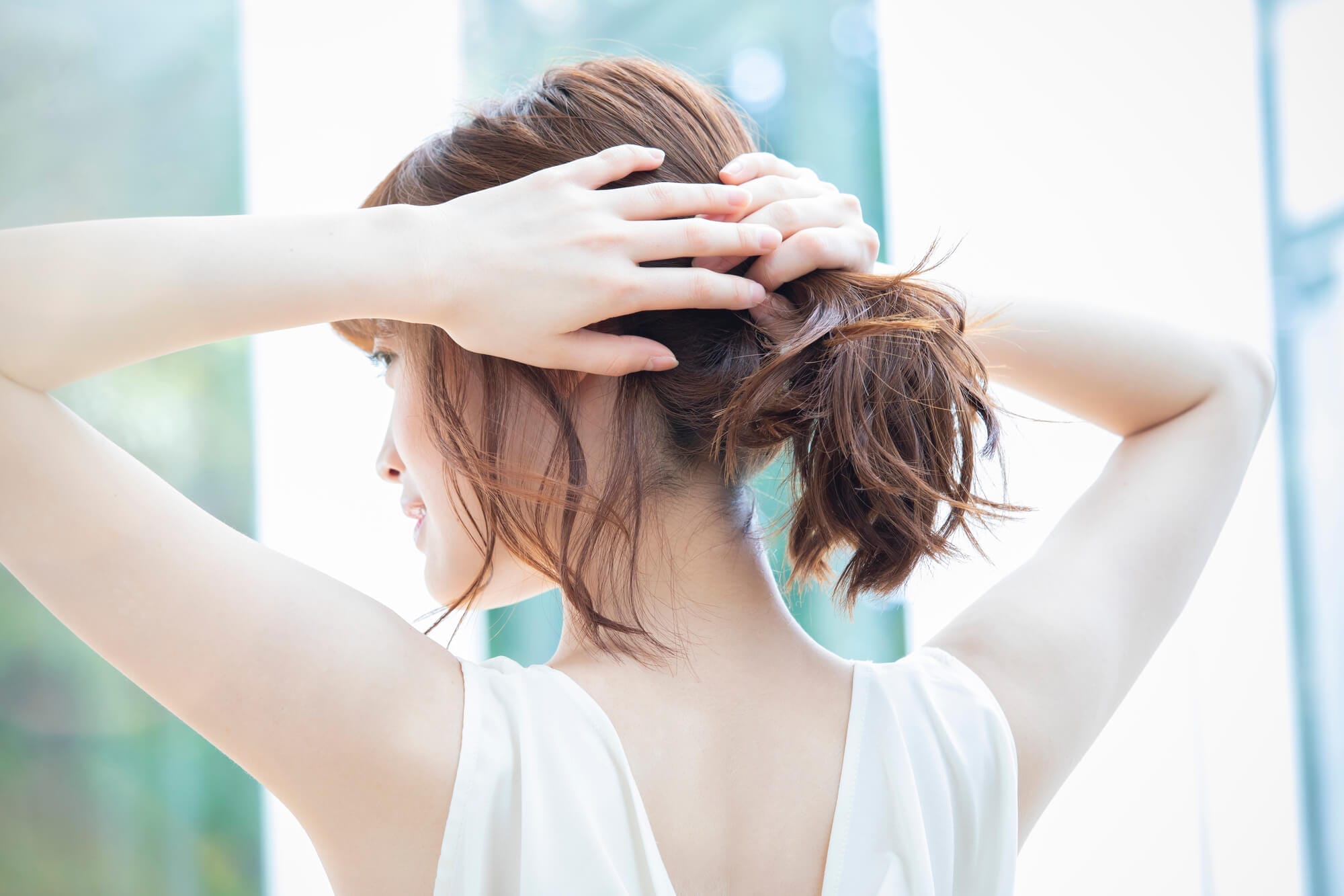 うなじ脱毛はいくらでできる？後悔しないコツ＆必要回数・痛みの疑問も解消眉アート・アートメイクのArt+