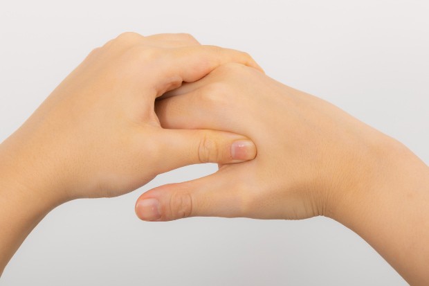 絶対寝れない！すぐできる眠気覚ましのツボ・飲み物・食べ物とは│ タウンワークマガジン