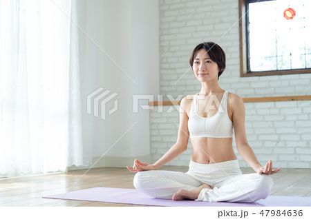 ヨガ写真素材、ロイヤリティフリーヨガ画像DepositPhotos