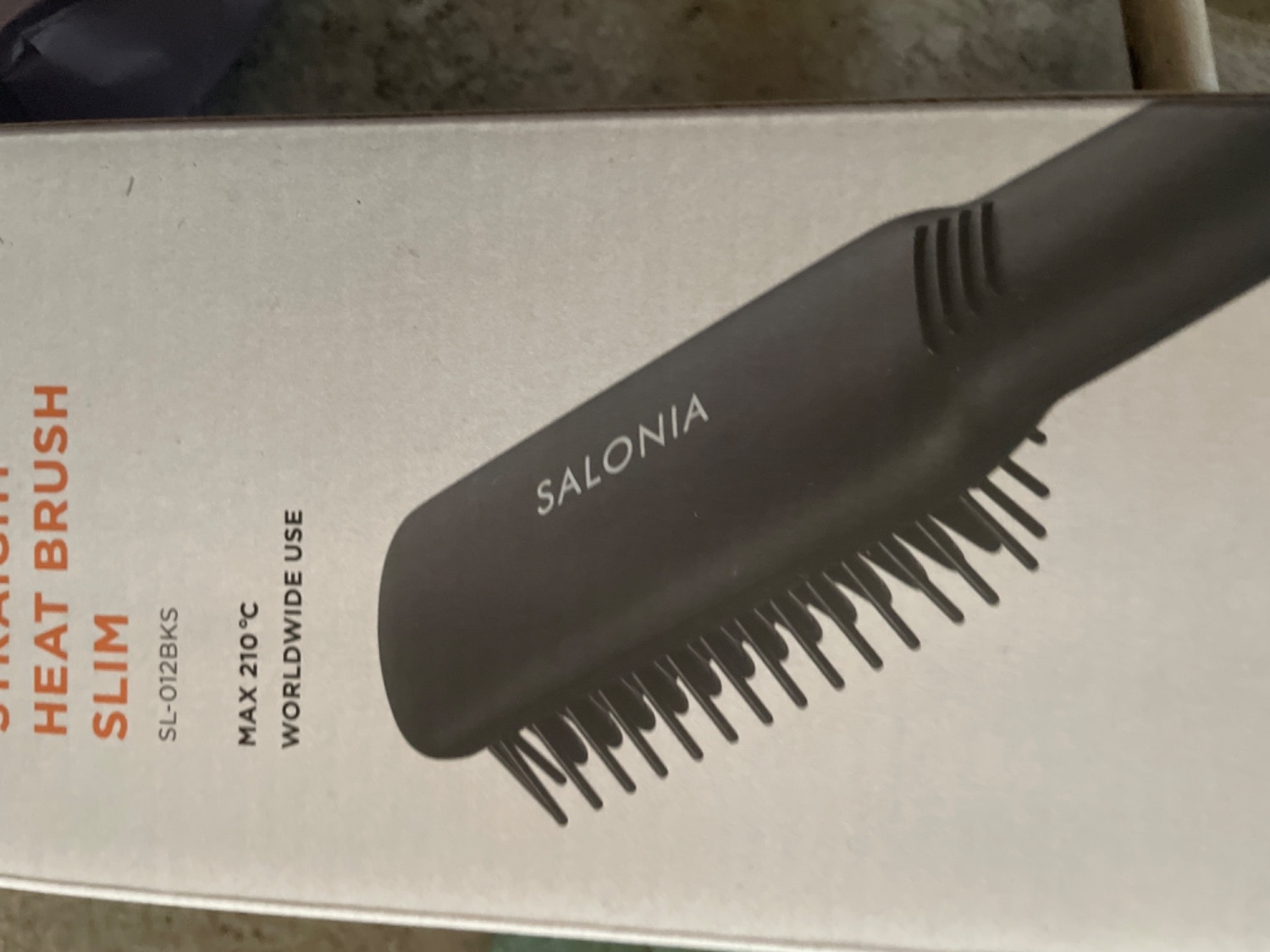 どっちがいい？アゲツヤミニブラシとサロニアストレートヒートブラシの違いを比較