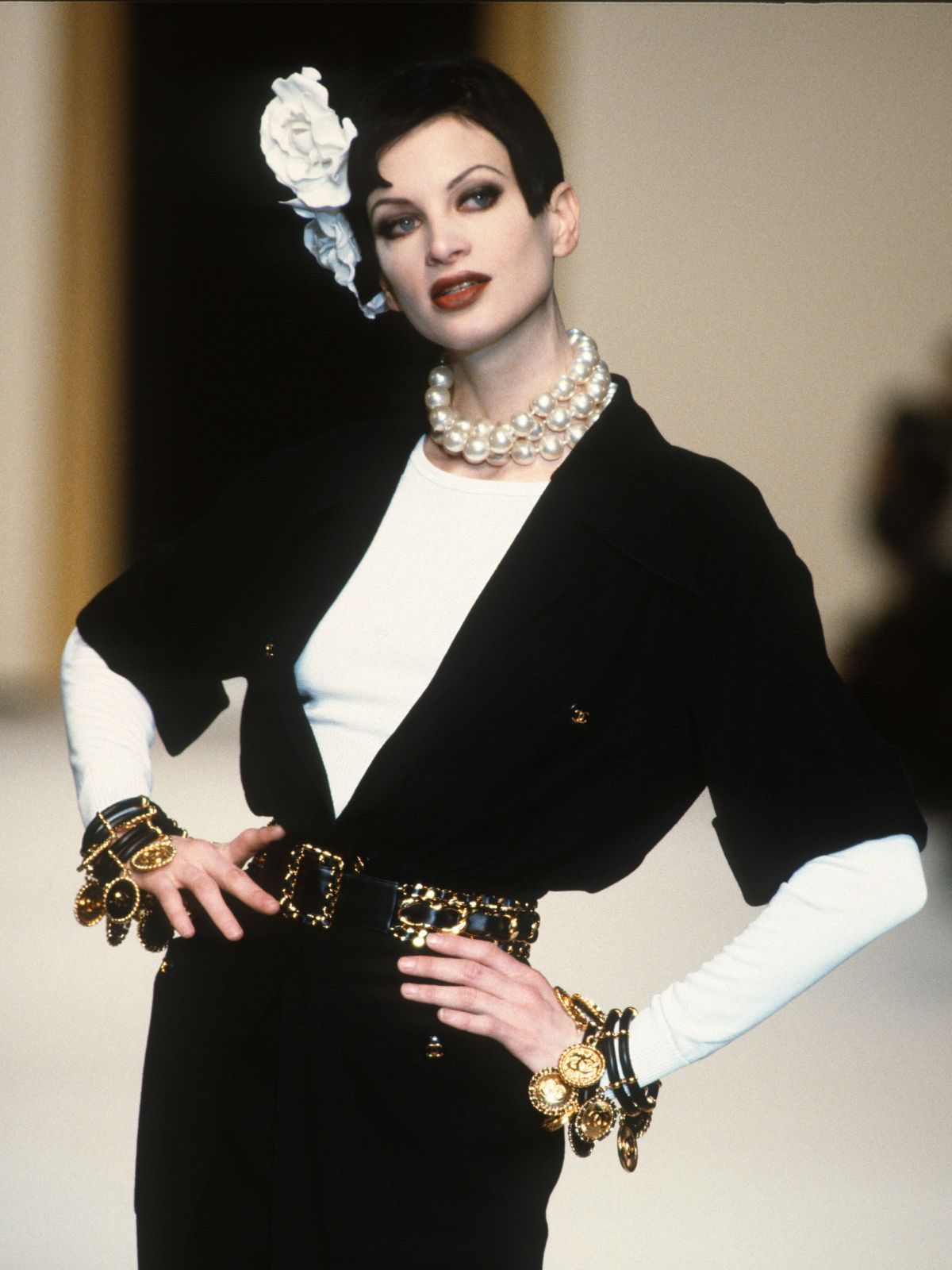 白髪で“魅せる”時代へ！ グレイヘアをポジティブに楽しむセレブ14人